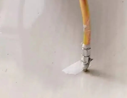 汉阴瓷砖空鼓维修公司专业解答在瓷砖铺贴过程中，如果使用的砂料过粗（如全部使用了粗砂），可能会导致以下问题